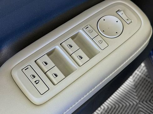 Used 2025 Hyundai Santa Fe SEL FWD image 19