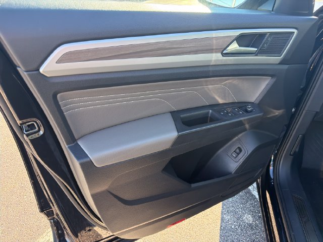 Certified 2023 Volkswagen Atlas SEL AWD/4WD image 11
