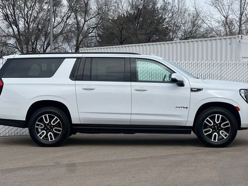 Used 2022 GMC Yukon XL AT4 w/ Max Trailering Package image 3