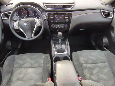 Used 2016 Nissan Rogue SV image 20