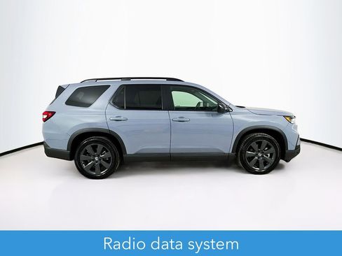 Used 2025 Honda Pilot Sport image 8