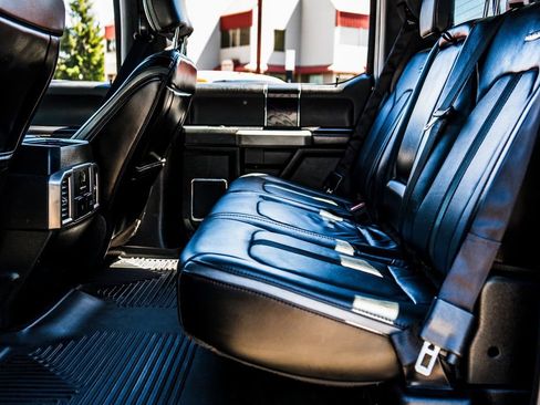 Used 2018 Ford F150 Platinum w/ Technology Package AWD/4WD image 34