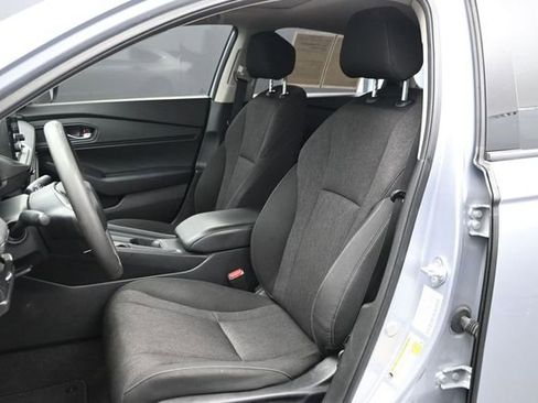 Used 2023 Honda Accord EX image 5