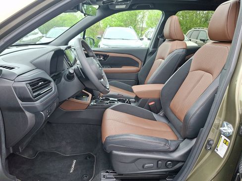 Used 2026 Subaru Forester Touring AWD/4WD image 13