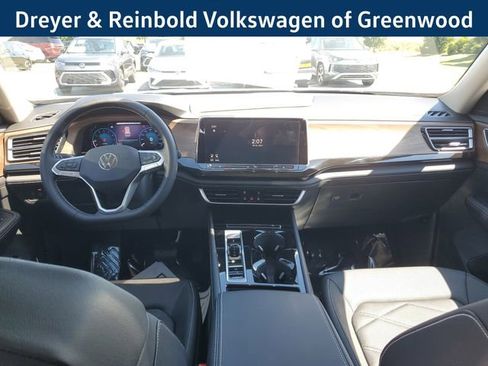 New 2026 Volkswagen Atlas SE image 17