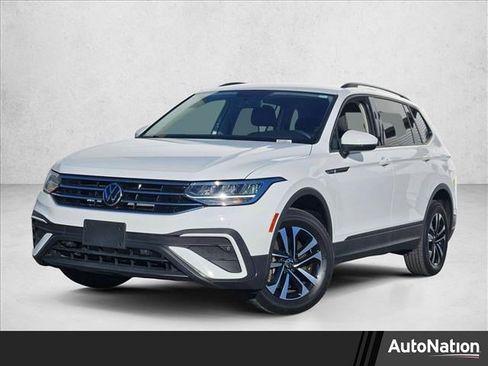 Used 2022 Volkswagen Tiguan S image 1