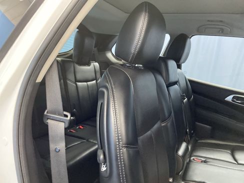 Used 2017 Nissan Pathfinder Platinum w/ Midnight Edition Package image 36