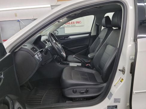 Used 2012 Volkswagen Passat 2.5 SE image 9