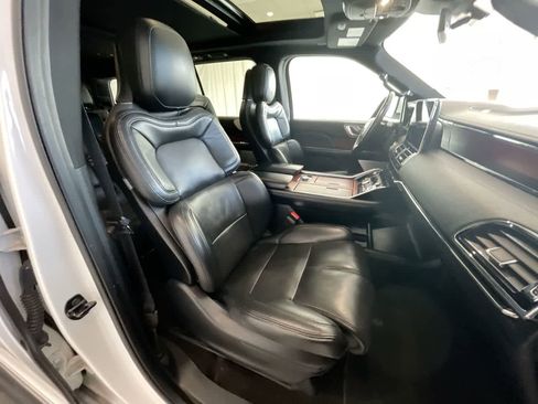 Used 2020 Lincoln Navigator Reserve w/ Equipment Group 208A Reserve AWD/4WD image 26