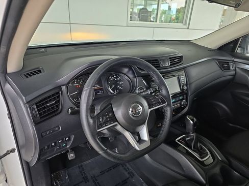 Used 2019 Nissan Rogue SV FWD image 10