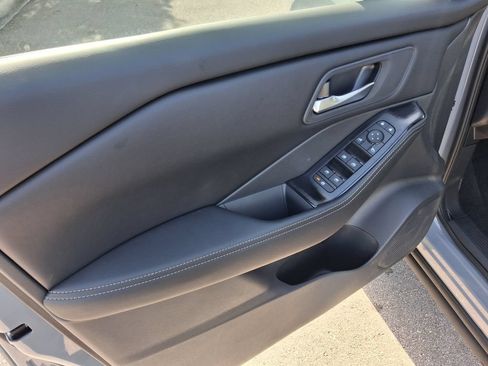 Used 2026 Nissan Rogue SV FWD image 15