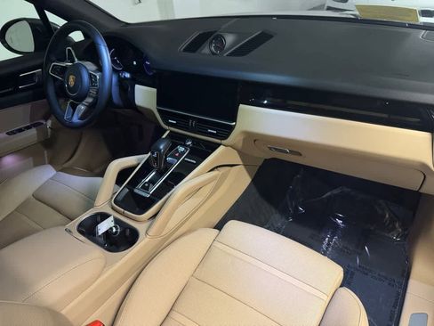Used 2023 Porsche Cayenne image 49