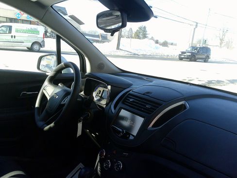 Used 2016 Chevrolet Trax LS image 21