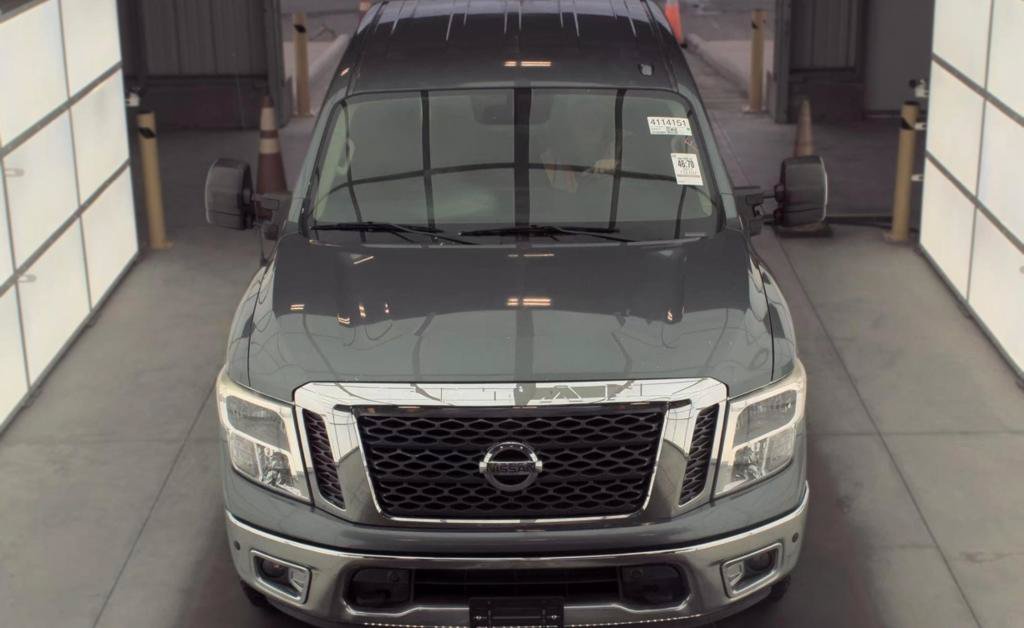Used 2017 Nissan Titan SV AWD/4WD image 2