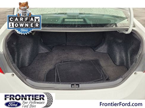 Used 2015 Toyota Corolla LE image 7