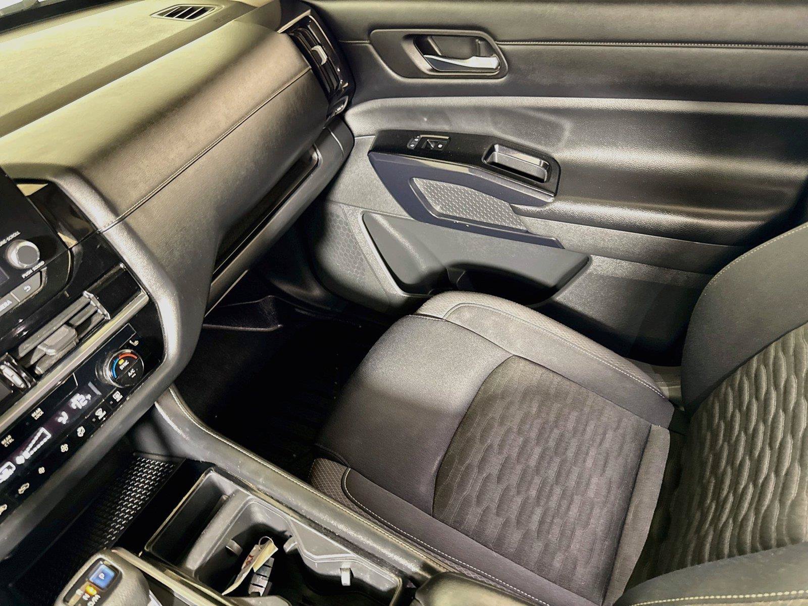 Used 2022 Nissan Pathfinder SV FWD image 20