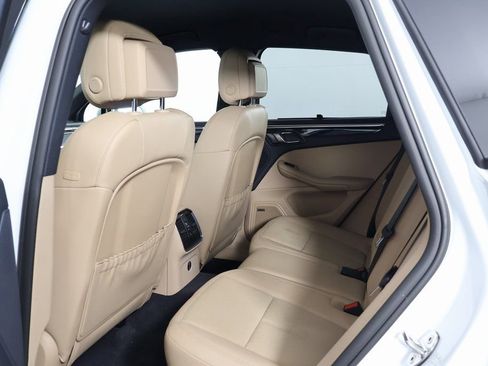 Used 2024 Porsche Macan AWD/4WD image 11