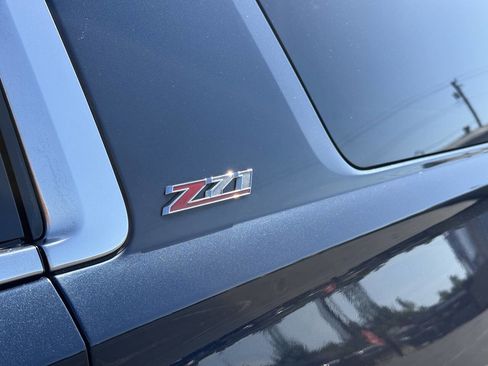 Used 2017 Chevrolet Suburban LT AWD/4WD image 9