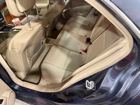 Used 2014 Mercedes-Benz C 300 4MATIC Sedan image 9