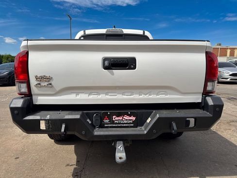 Used 2020 Toyota Tacoma SR AWD/4WD image 5