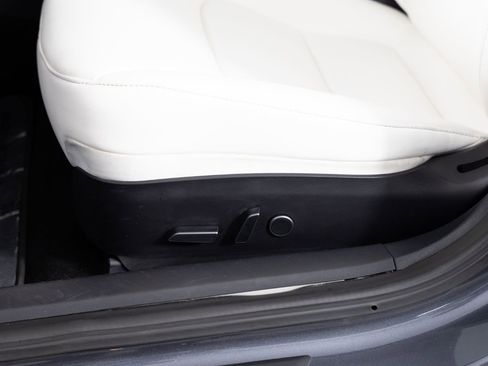 Used 2021 Tesla Model 3 Performance image 15