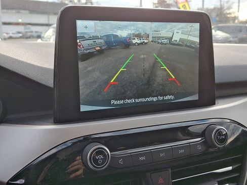 Certified 2022 Ford Escape SE w/ SE Sport Appearance Package image 24