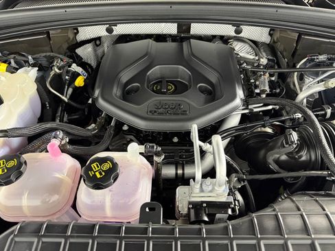 Used 2025 Jeep Grand Cherokee Limited 4xe image 35