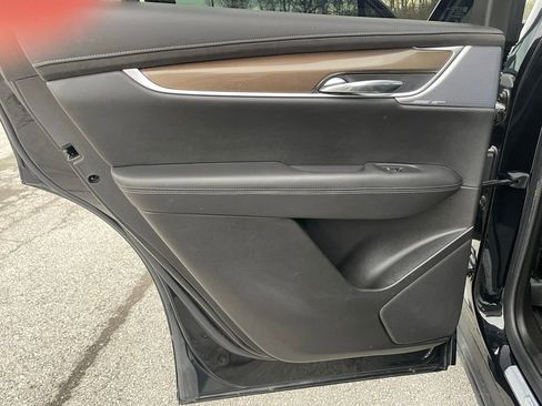 Used 2022 Cadillac XT6 Sport w/ Platinum Package image 16