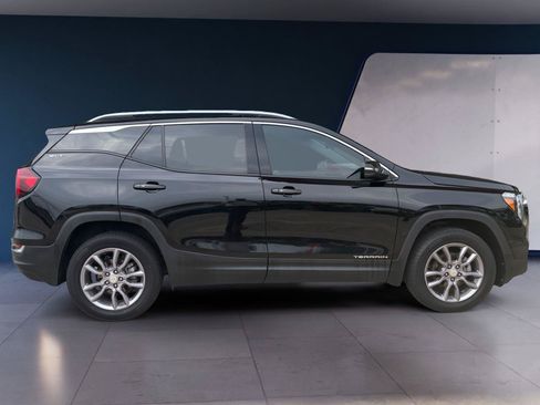 Used 2023 GMC Terrain SLT w/ Infotainment Package II AWD/4WD image 6