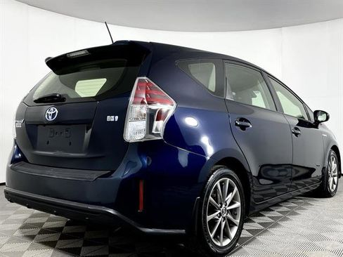 Used 2017 Toyota Prius V Five image 8