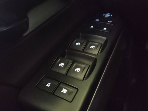 Used 2018 Chevrolet Silverado 1500 LT RWD image 27