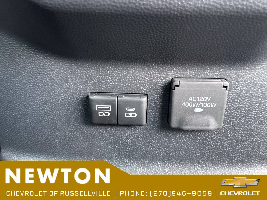 Used 2024 Toyota Tundra Limited w/ Power Package AWD/4WD image 33
