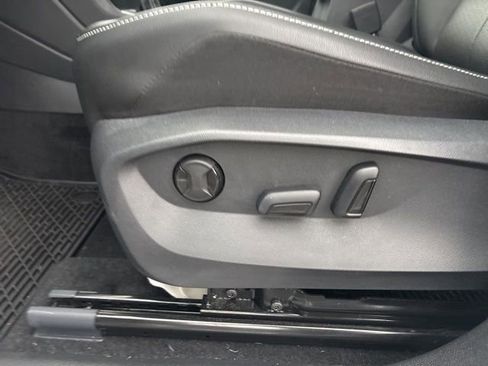 Certified 2023 Volkswagen Tiguan SE R-Line image 16