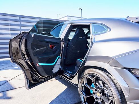 Used 2024 Lamborghini Urus Performante image 37