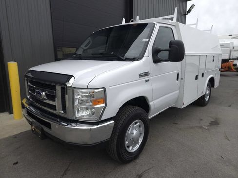 Used 2016 Ford E-350 and Econoline 350 Super Duty w/ Power Windows & Locks Group RWD image 2