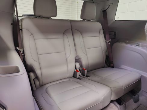 Used 2019 GMC Acadia SLT AWD/4WD image 20