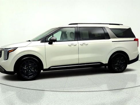 Used 2025 Kia Carnival SX w/ SX Dark Edition Package FWD image 8