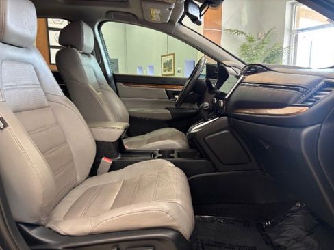 Used 2019 Honda CR-V Touring image 10