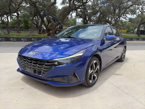 Used 2023 Hyundai Elantra Limited FWD image 2