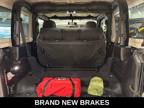Used 2022 Jeep Wrangler Sport AWD/4WD image 25