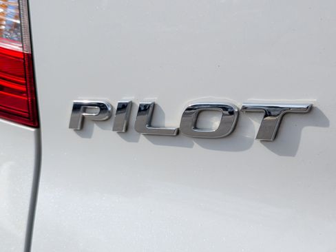 Used 2021 Honda Pilot Elite image 12