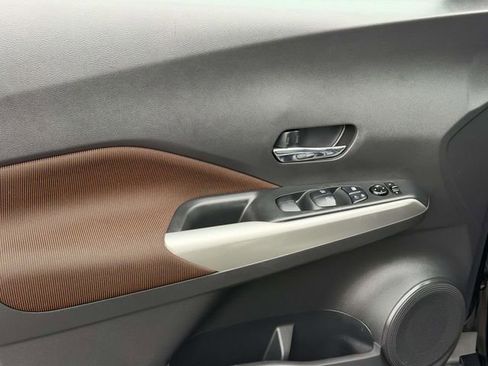 Used 2020 Nissan Kicks SR w/ Exterior Package image 11