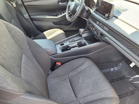 Certified 2025 Honda Accord LX image 20