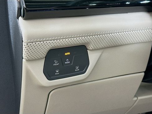 New 2026 Volkswagen Atlas SE image 10