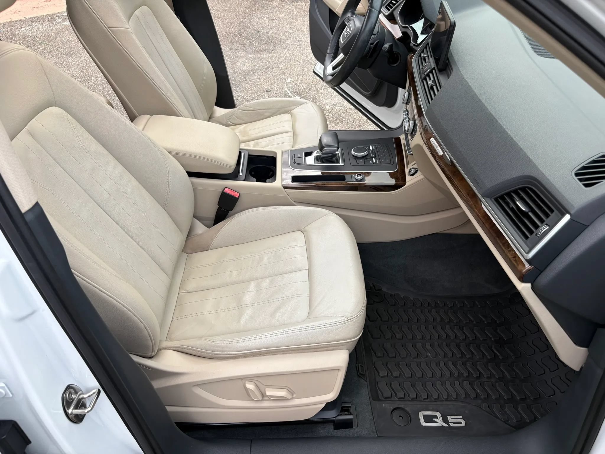 Used 2018 Audi Q5 2.0T Premium Plus w/ Premium Plus Package AWD/4WD image 30