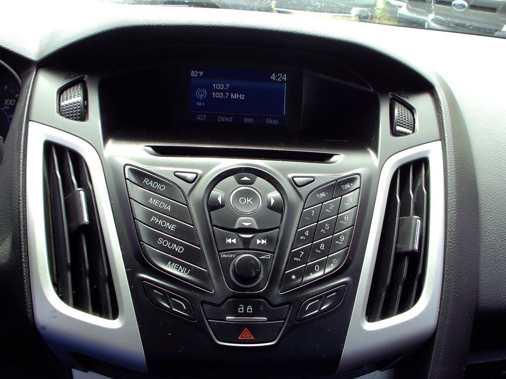 Used 2014 Ford Focus SE FWD image 8