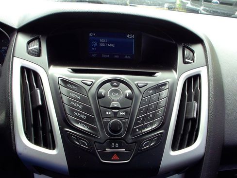 Used 2014 Ford Focus SE FWD image 8