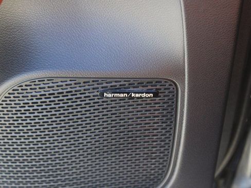 New 2026 Chrysler Pacifica Pinnacle image 11