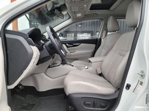 Used 2018 Nissan Rogue Sport SL w/ SL Premium Package image 16