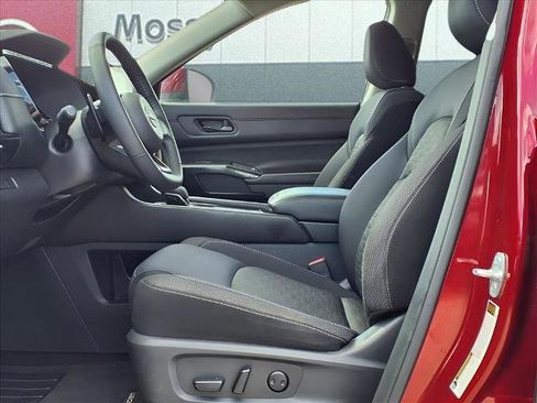 Certified 2024 Nissan Pathfinder SV w/ Lighting Package (N92) image 24